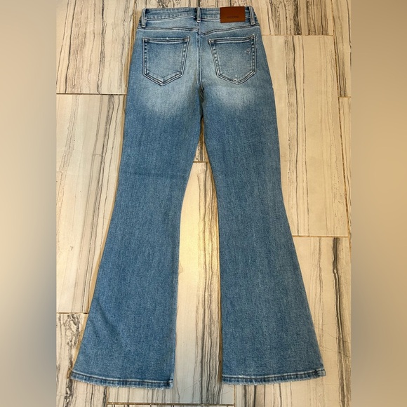 Hidden High Rise Flare/Bootcut Jean - Picture 2 of 11